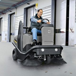 Karcher Medium Ride-on Sweeper